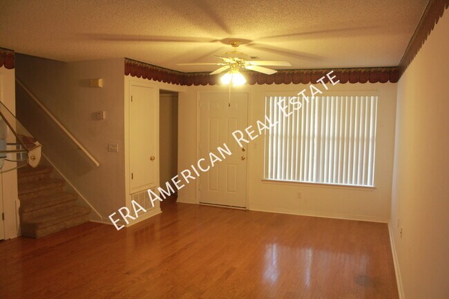 Building Photo - 907 Piedmont Pl