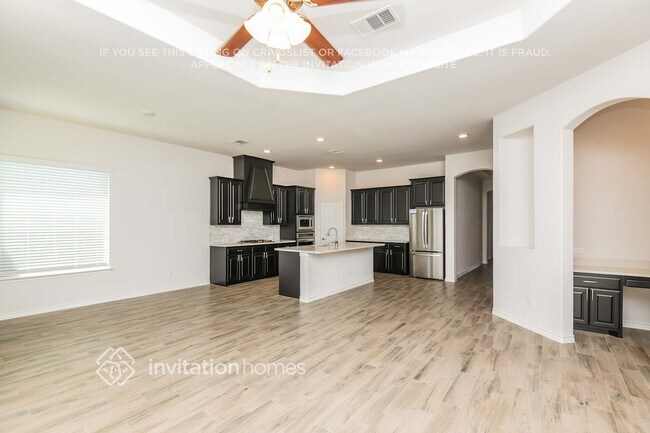 Building Photo - 3089 Maverick Dr