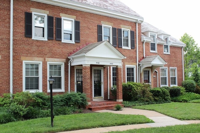 Building Photo - Gorgeous 2 Bed 2 Bath Brick Townhome in Be...