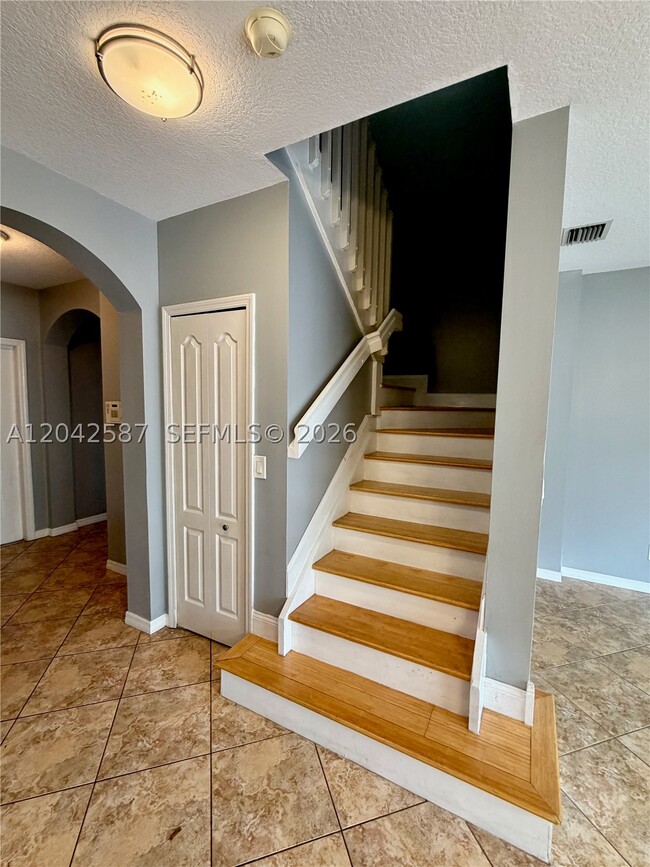 Building Photo - 2825 SW 127th Way