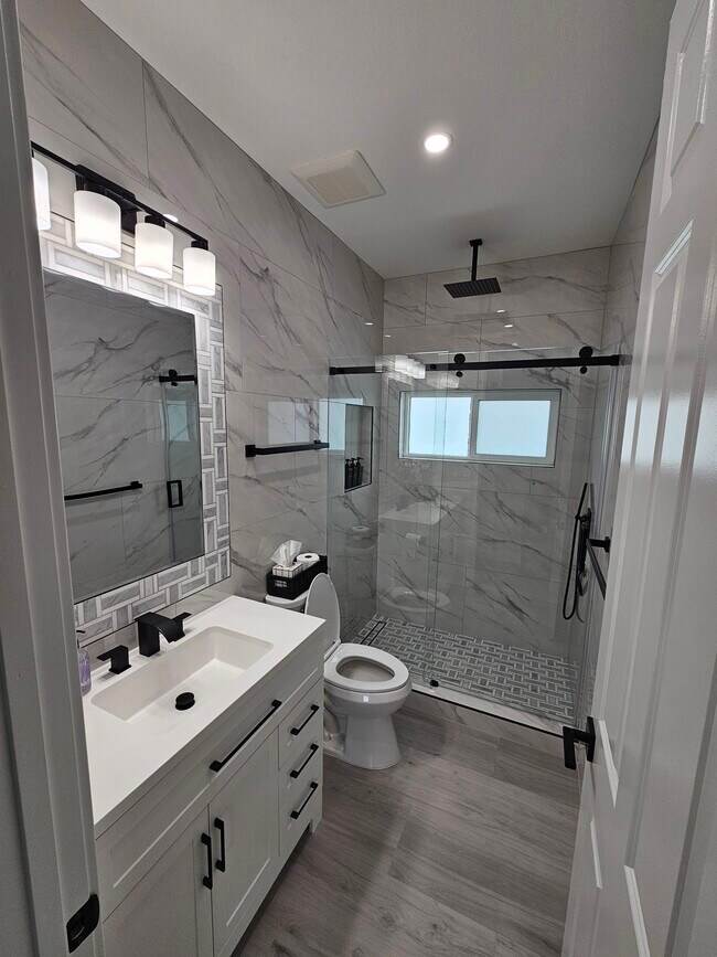 Foto del edificio - 8797 Rose Way