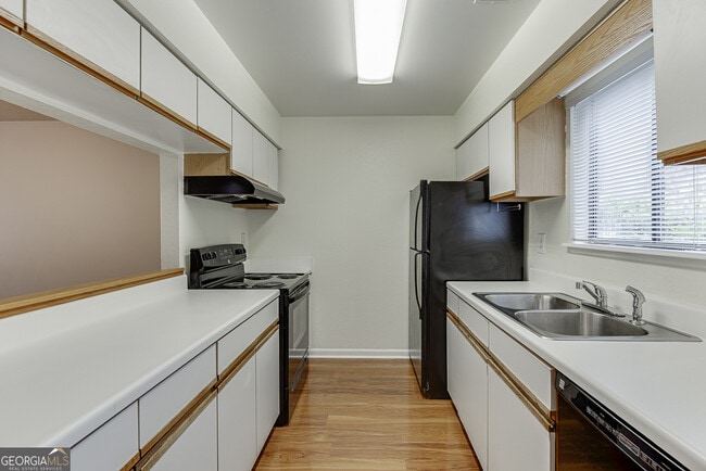 Foto del edificio - 33 Finch Trail NE