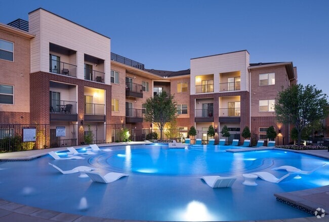 Building Photo - Lantower Legacy Lakes