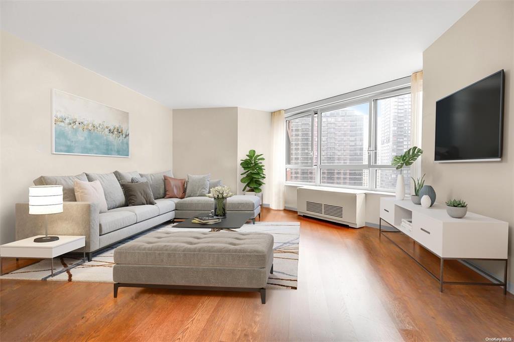 Foto principal - 200 E 94th St