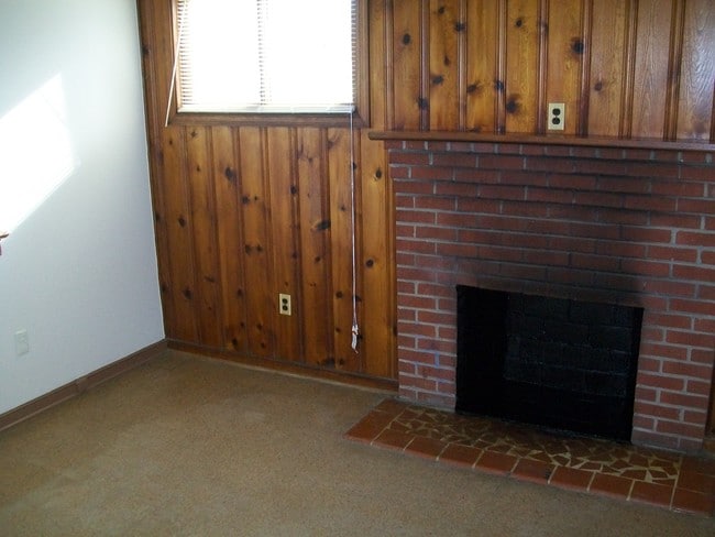 Building Photo - 3610 Montclair Rd