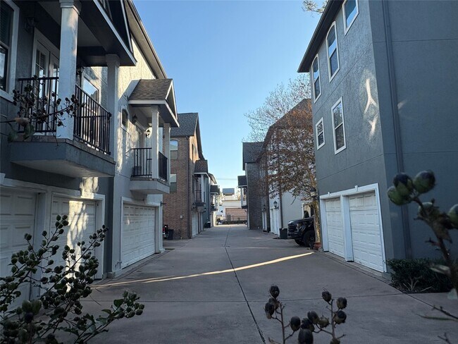 Foto del edificio - 3710 Sherwood Ln