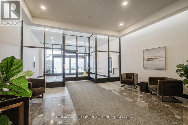 Photo du bâtiment - 1-301 Leaside Park Dr