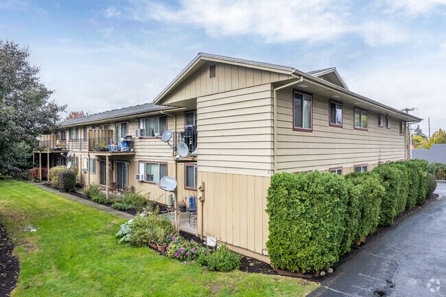 Exterior - 6154-6168 SW Lombard