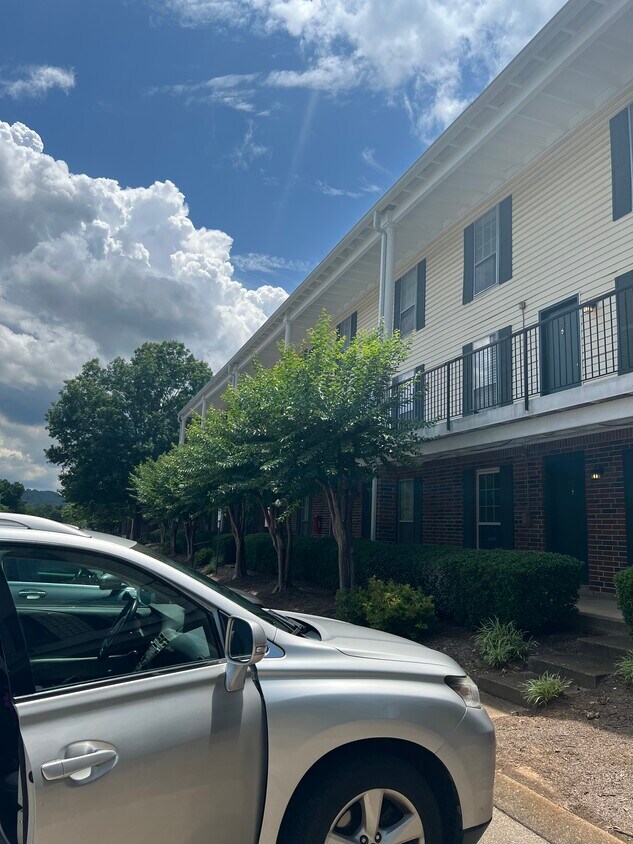 Foto principal - 900 Mountain Creek Rd