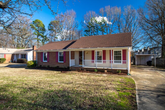 Building Photo - 1422 Thermal Rd