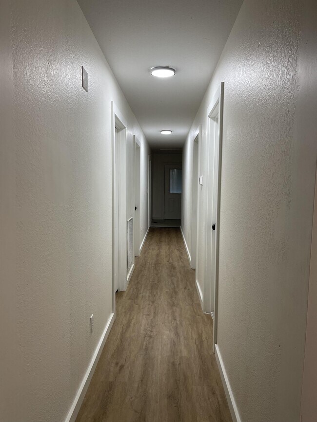 Foto del edificio - 3759 Grace Ave