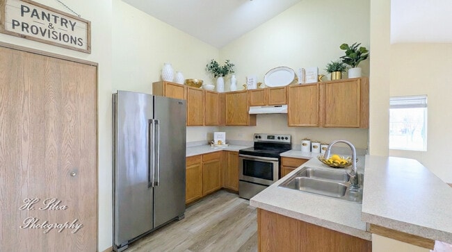 Building Photo - 1431 Silverstone Dr