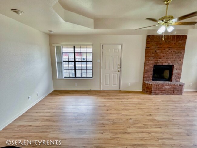 Foto del edificio - 5209 Morning Glen Ln
