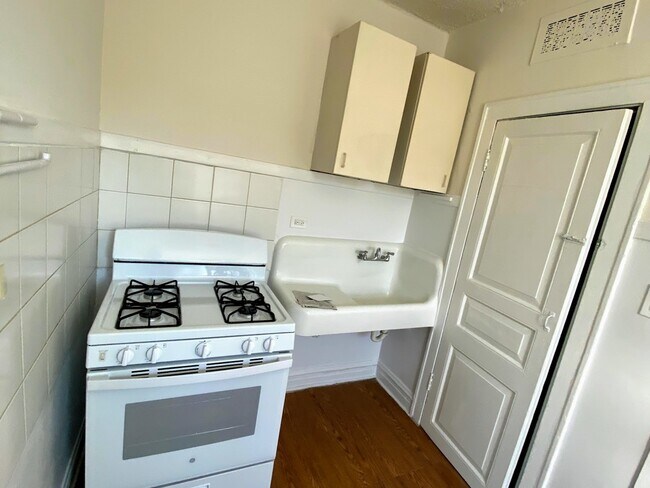 Foto del edificio - 3211 W Cortland St