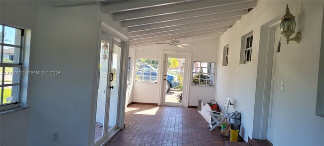 Building Photo - 5200 SW 89th Pl