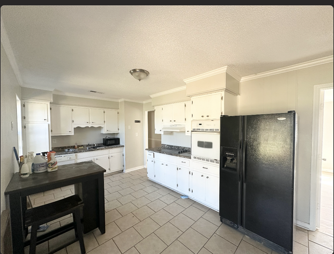 Kitchen - 2952 Lynnwood Cir SW