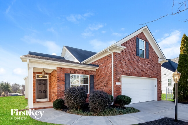 Building Photo - 5760 Knoll Ct