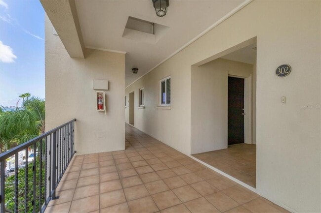 Building Photo - 301 S Gulfstream Ave