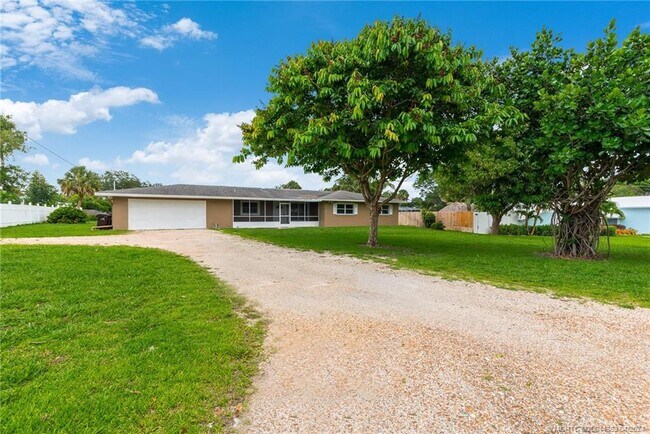 Foto del edificio - 925 SE Osceola St