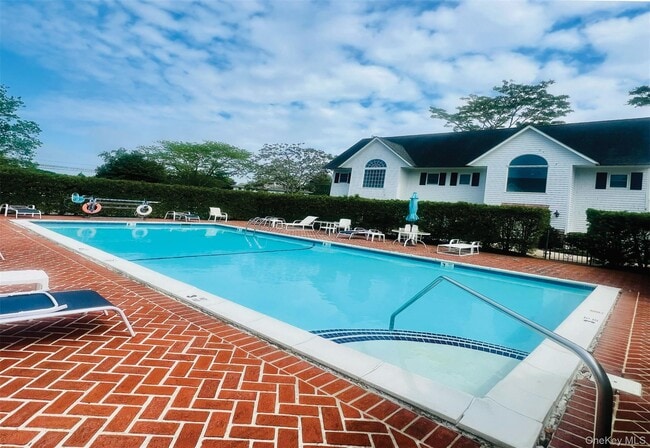 Foto del edificio - 25 Mitchell Rd