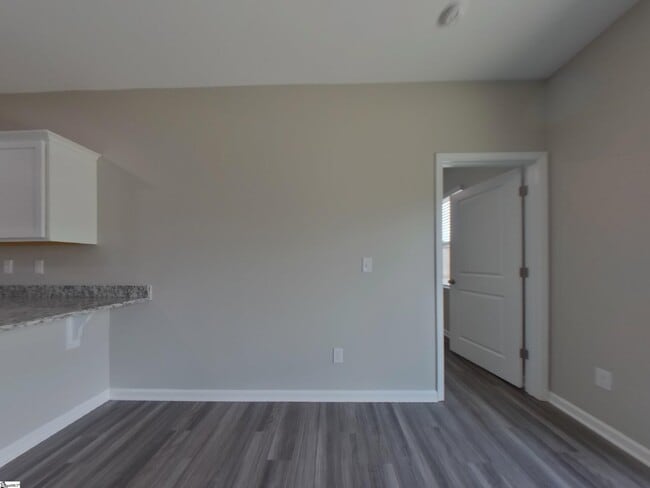 Building Photo - 210 Sweetgrass Ln