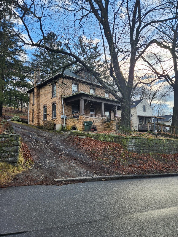 382 Pine St Unit 2, Bellefonte, PA 16823 Room for Rent in Bellefonte