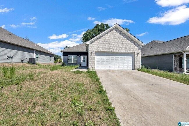 Foto del edificio - 559 Troubadour Ln