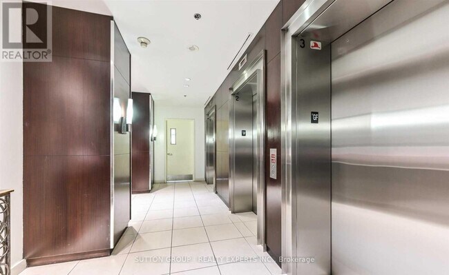 Building Photo - 36 Lee Centre Dr