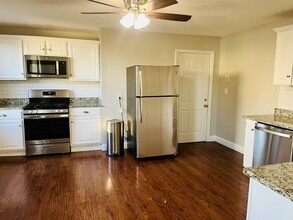 Building Photo - 47 W Wyoming Ave