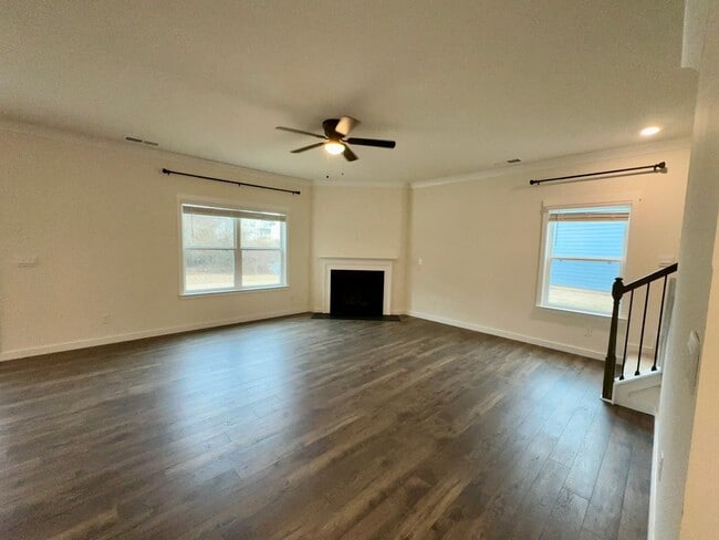 Building Photo - 10811 Upland Dr
