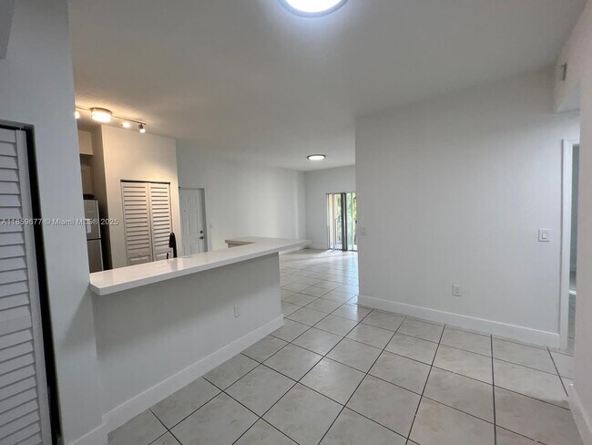 Foto del edificio - 7220 NW 114th Ave
