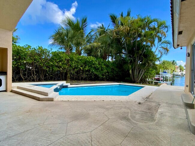 Foto del edificio - 400 Corsair Dr