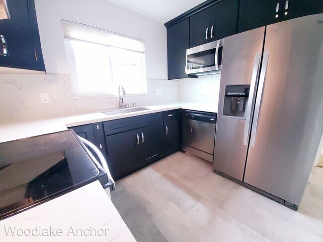 Foto del edificio - 2 br, 2 bath House - 151 West 3rd Ave #3