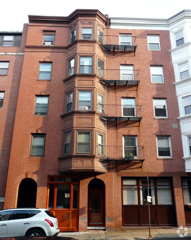 Building Photo - 17-19 Battery St