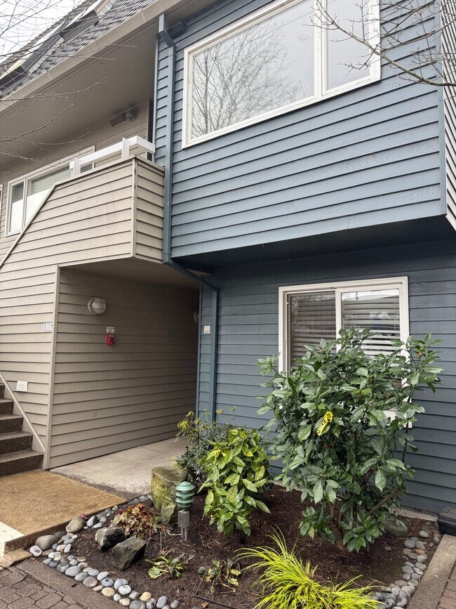 Foto del edificio - Beautiful Hayden Bay Condo with Mount Hood, River and Marina Views!