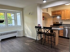 Building Photo - 294 Croton Falls Rd