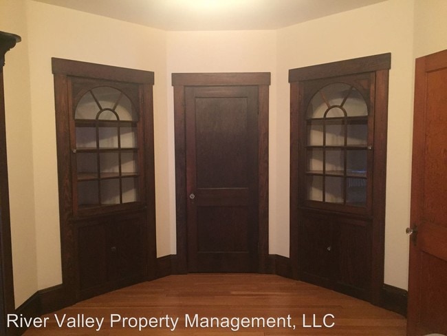 Building Photo - 68 Ascutney St