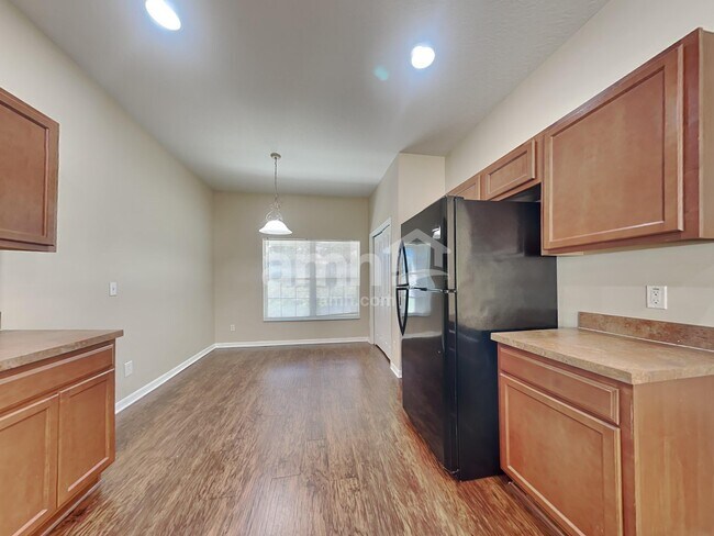 Foto del edificio - 1216 Maplebrook Dr