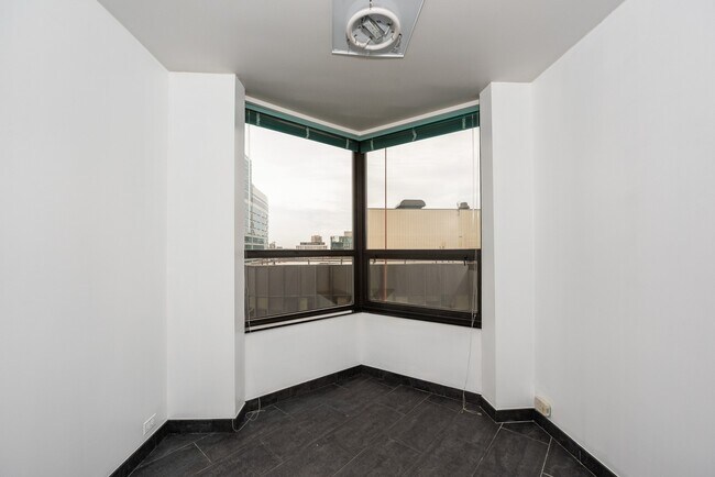 Building Photo - 400 E Ohio St