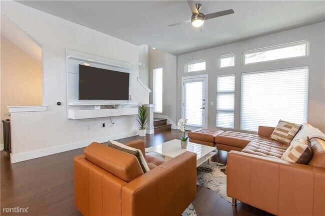 Building Photo - 1 br, 1 bath Condo - 2904 S 5th St