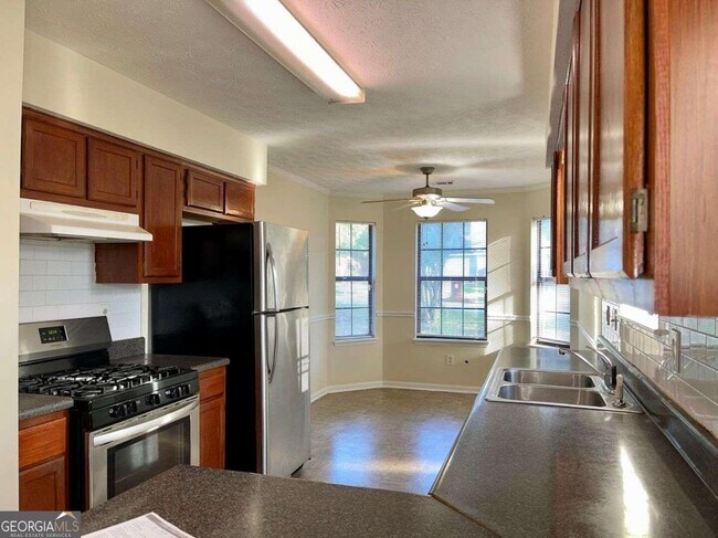 Building Photo - 1571 Carriage Ln
