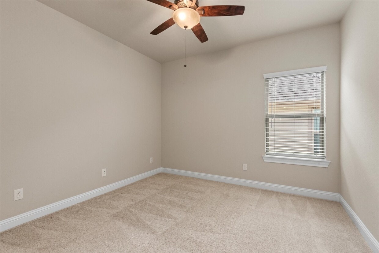 Primary Photo - 4218 Davis Oak Dr