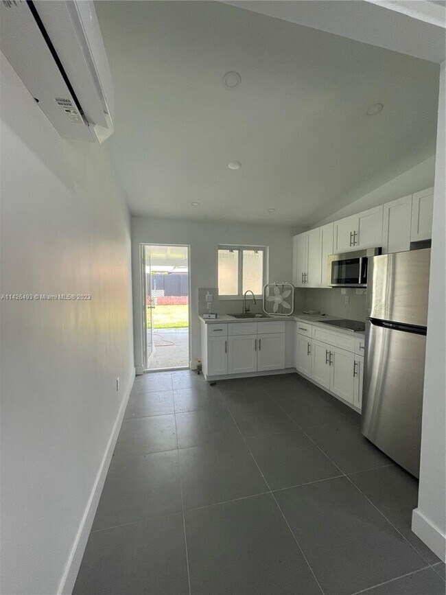 Foto del edificio - 9142 SW 40th Terrace