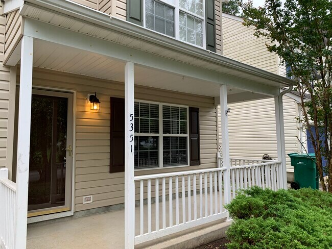 Foto del edificio - 5351 Palmer Ln