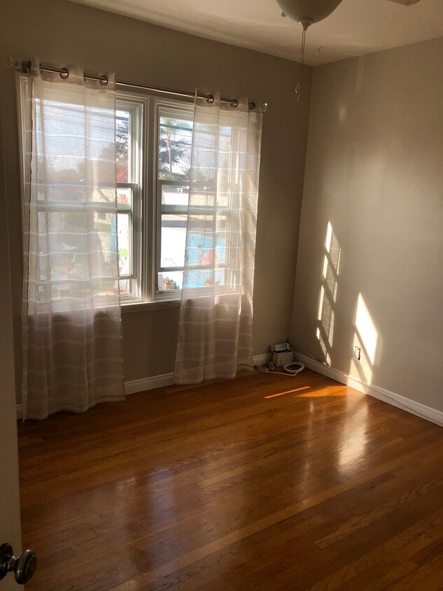Primary Photo - 3547 Gundry Ave