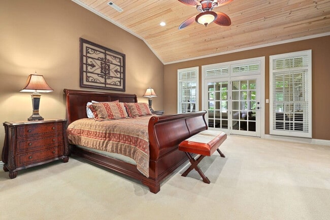 Foto del edificio - 18440 Ponderosa Dr