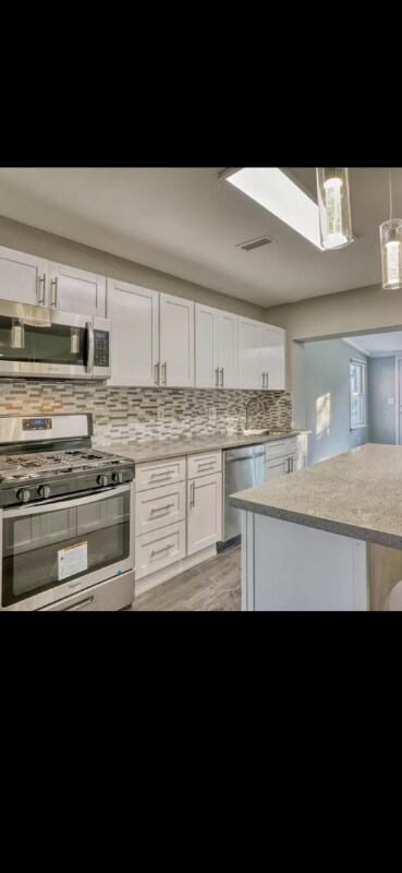 Foto del edificio - 3637 Dolfield Ave