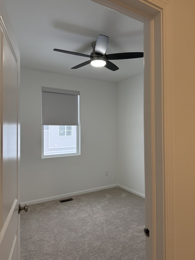 Foto del edificio - 287 Kingsport Dr