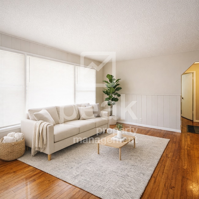 Building Photo - $1200! Beautiful 3 Bed/ 1 Bath home in Birmingham! Apply by 4/23 and save 50% off first month's r...