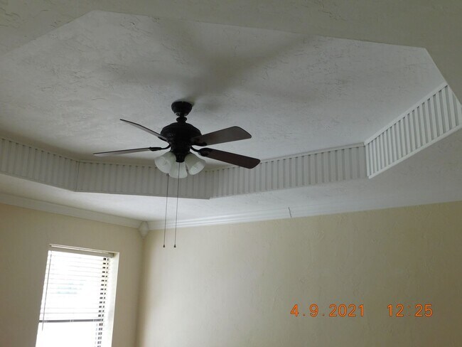 Foto del edificio - WEST SHERMAN 3/2/2 LARGE FENCED YARD!